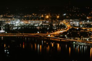 5 Cafe dengan Pemandangan City Light di Semarang